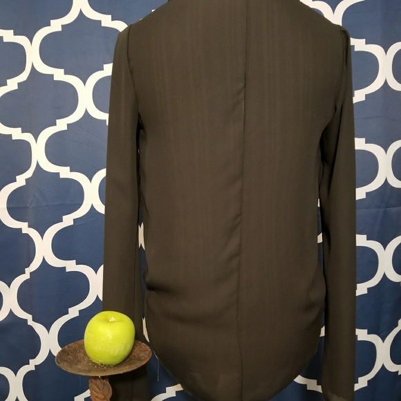 🌻🌺🌻DEB BELL SLEEVE HI-LOW BLOUSE!! - Picture 2 of 7